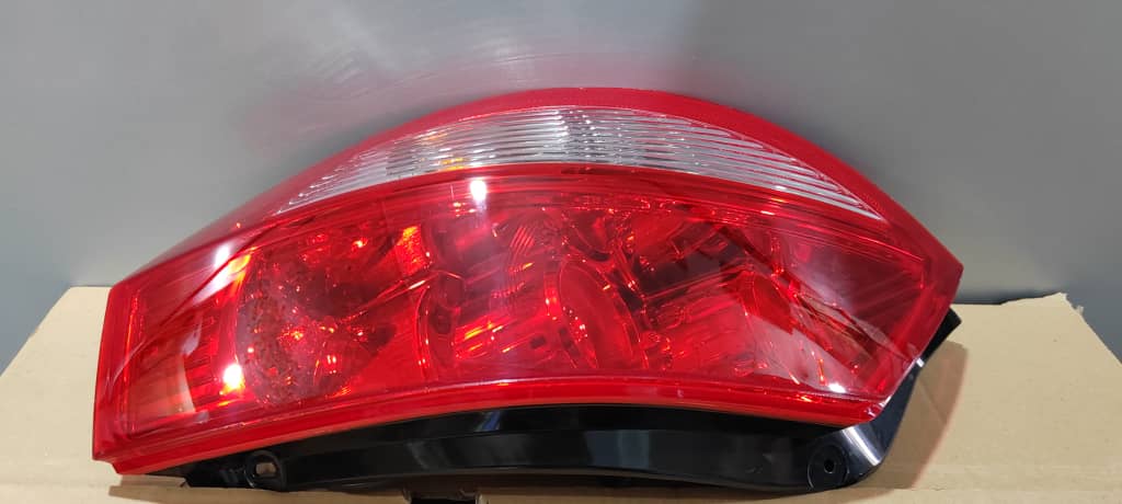 A13-3773010BA قیمت خرید چراغ عقب راست ام وی ام ۳۱۵ صندوقدار قدیم - کد فنی A13-3773020BA