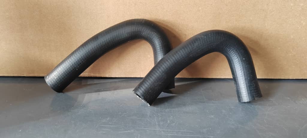 A11-1303711 قیمت خرید شیلنگ خروجی ترموستات MVM550، X33، 530، تیگو 5 (2 عددی) - کد فنی A11-1303711